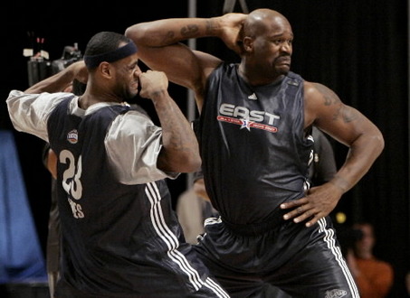 One has to  take  the  good , the  bad  and  the  ugly . O'Neal  and  James  auditioning  for  ' Dancing  With The Stars'  ......maybe .  Or  just getting  some  work  in  before  the  seriousness   starts  with  regard  to  the  upcoming   NBA  season.  It'll  be  make  or  break   for  both stars as   well   as  for the  Cavaliers'  organization.  They've   got  a  lot  riding  on the  success  of  the  duo.   picture  appears  courtesy  of  ap/photo/  Daniel   Garrard  .......................